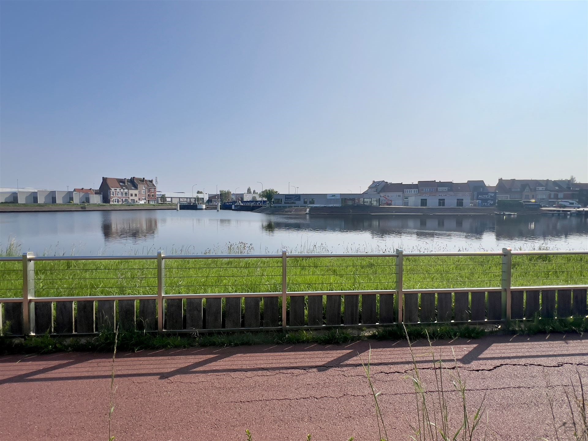 Ruim 2 slaapkamer appartement te Bredene - foto 1