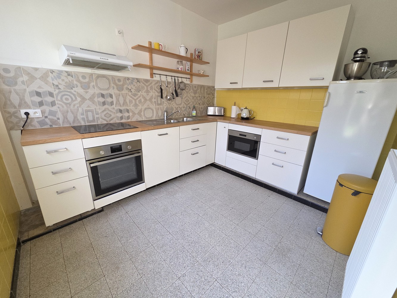 Zeer rustig gelegen woning in Mariaburg, gerenoveerd en voorzien van 3 slaapkamers en ruime garage aanbouw - foto 4