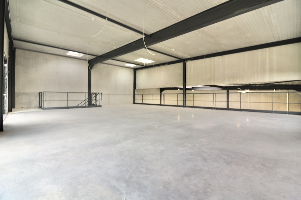 Nieuwbouw bedrijfsgebouw met verdieping van 400 m2 en 1 privatieve parkeerplaats voor 1.800 EUR/mnd excl BTW - foto 4