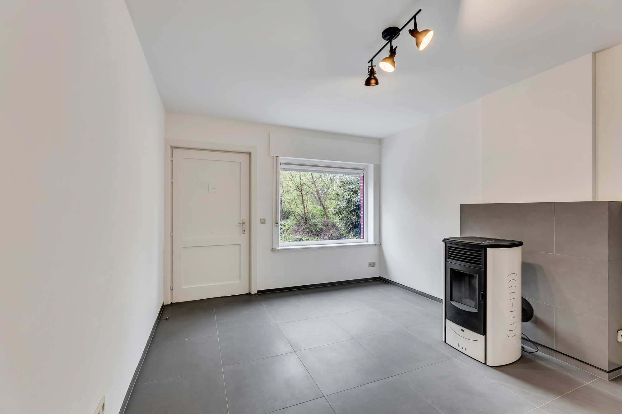 Charmante woning met garage en tuin in Zandbergen - foto 4