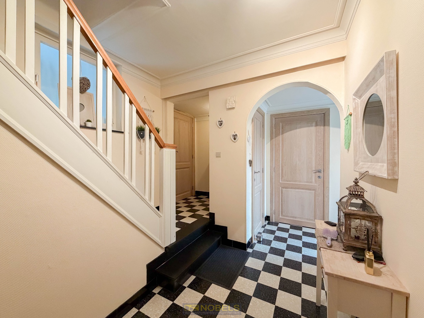 Te koop, Instapklare gezinswoning met aangelegde tuin nabij centrum Oudenaarde! - foto 4