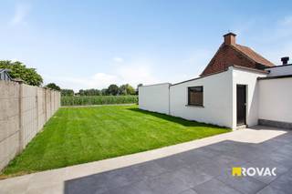 BEZOEKDAG ZATERDAG 12/07. Kom deze woning bezoeken op de bezoekdag mits het maken van een afspraak. Bieden kan vanaf 360.000 euro.Wie op zoek is naar...