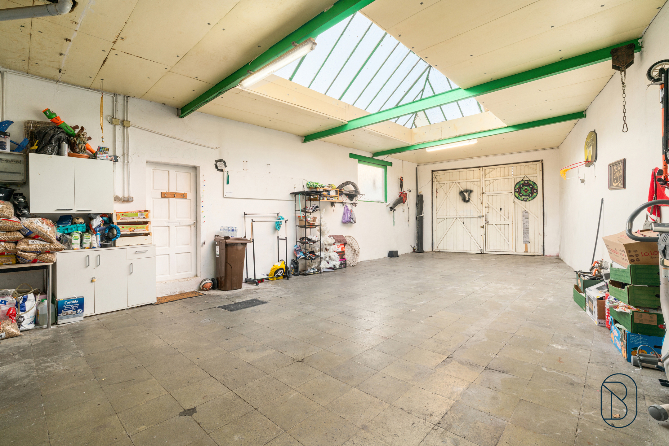 Instapklare woning met 5 slaapkamers en grote garage - foto 4