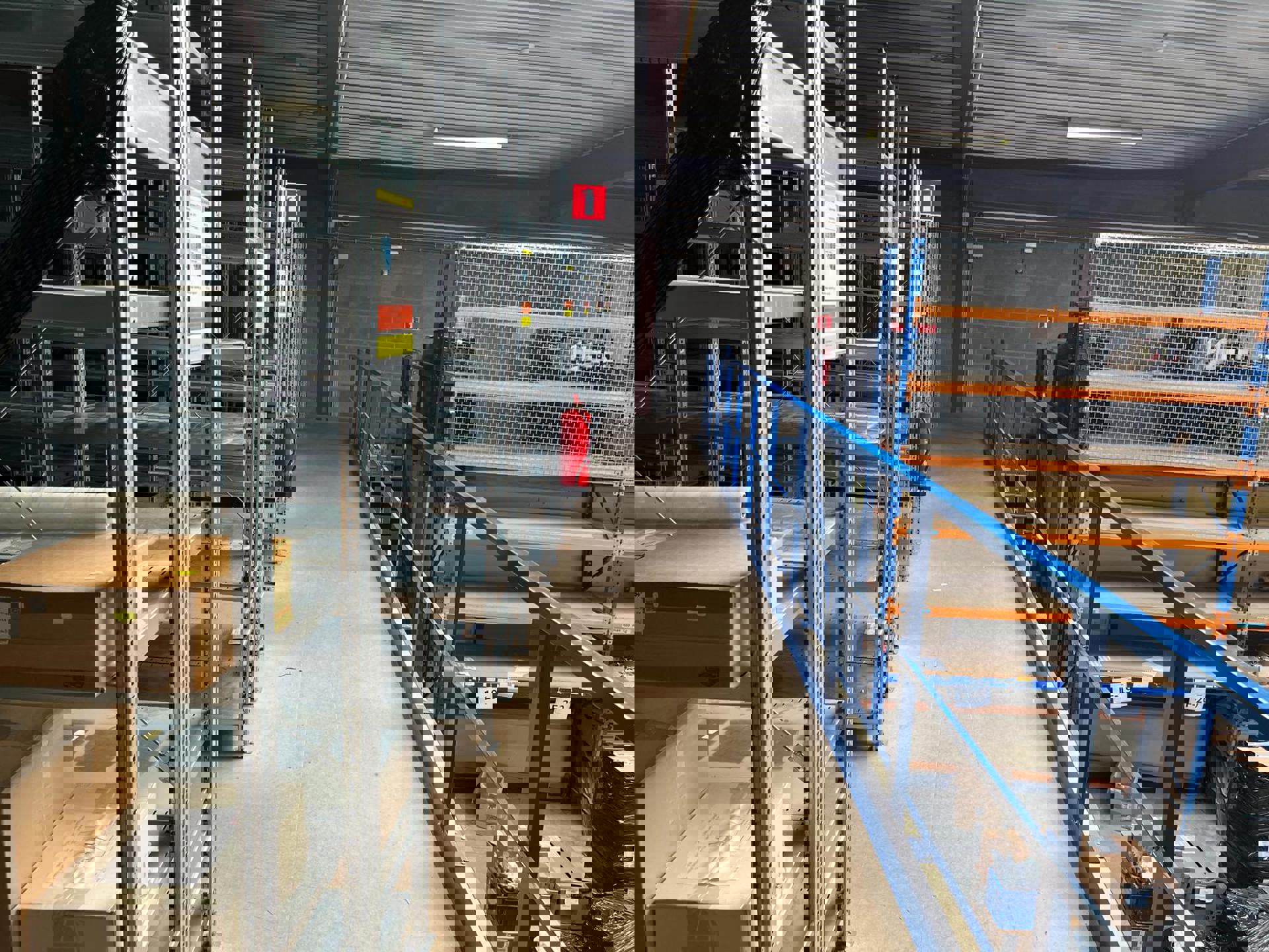 KMO Unit 429m² magazijn met kantoor 290m²  in Aartselaar. - foto 5