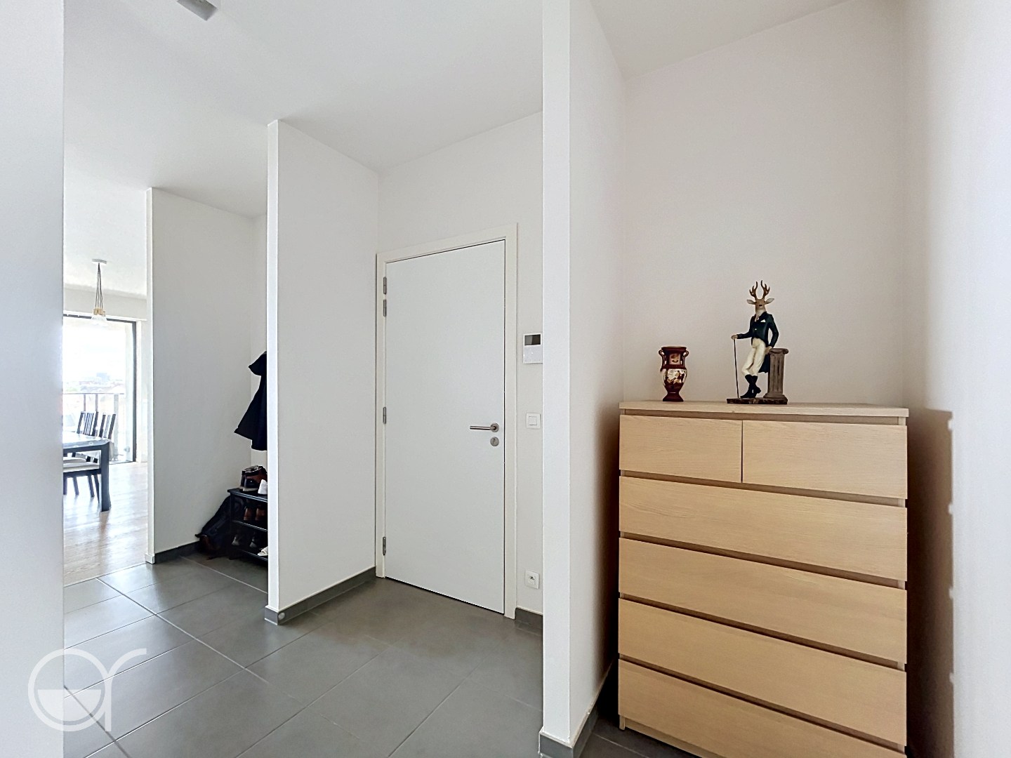 Lichtrijk appartement met 2 slaapkamers - foto 3