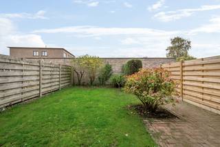 Dit appartement is gelegen op het gelijkvloers van een kleinschalig gebouw op een toplocatie nabij centrum Vremde.De inkomhal geeft uit op de ruime,...