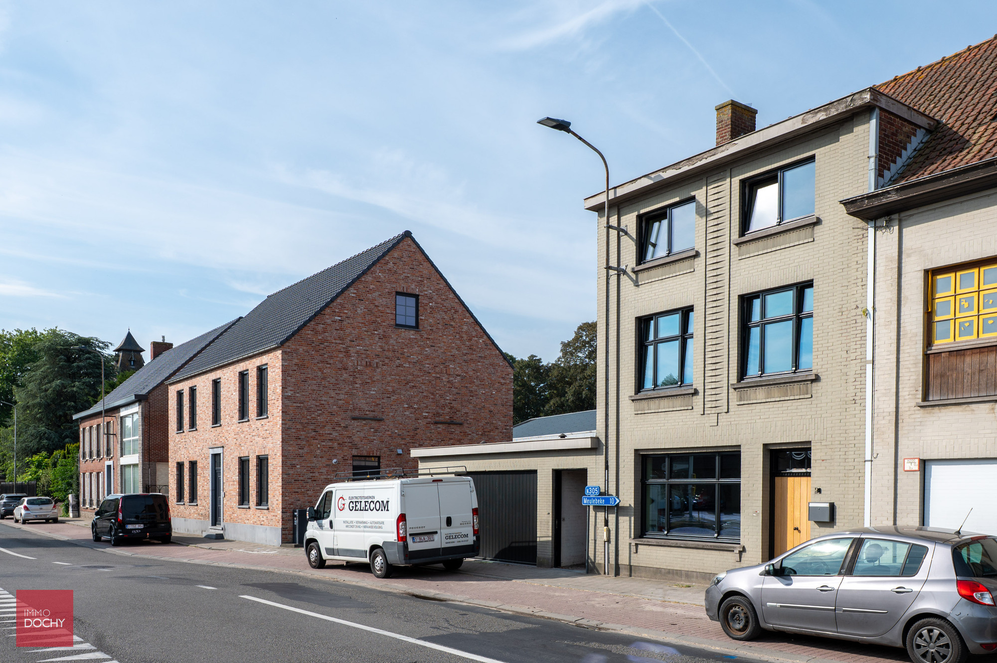 Volledig gerenovereerd herenhuis met garage - foto 2