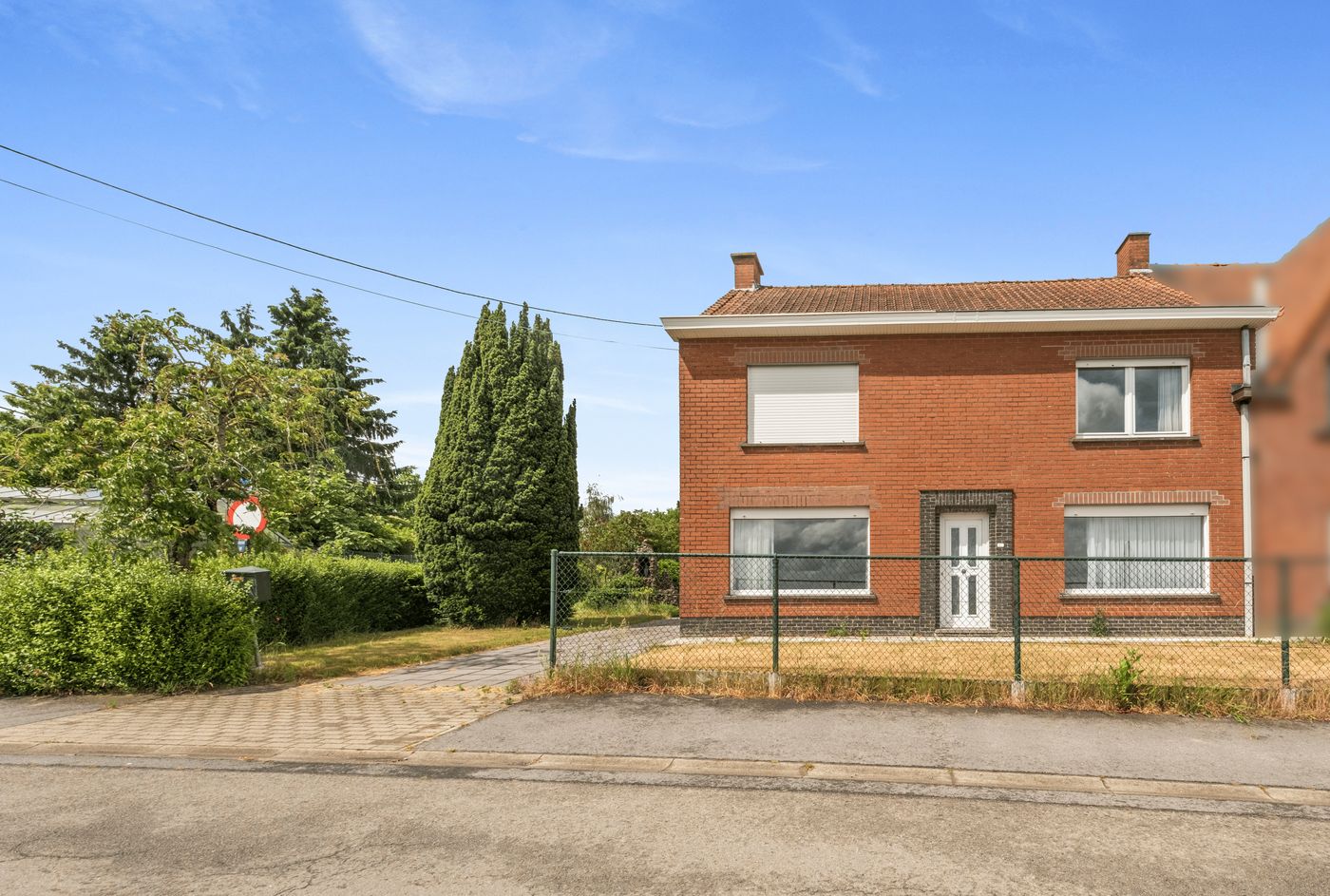 RUSTIG GELEGEN WONING OP EEN PRACHTIG PERCEEL VAN 2.237 M² TE HOOGLEDE - foto 1