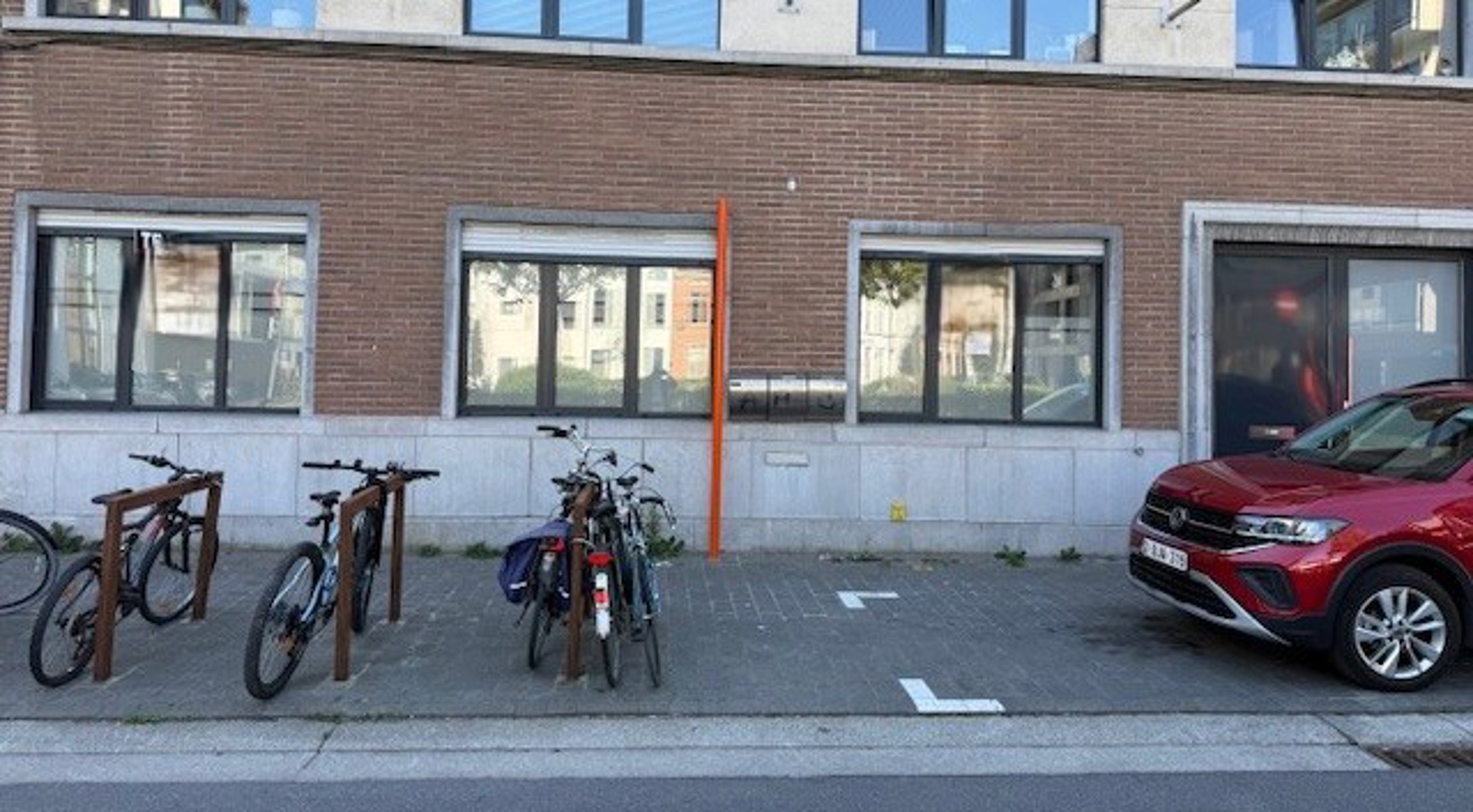 Commercial for rent in Aalst - photo 1