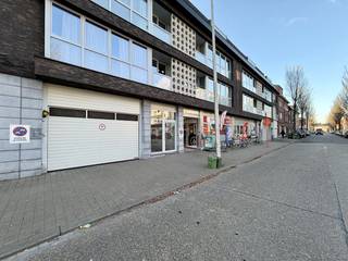 Vous recherchez un endroit sûr et extrêmement pratique pour garer votre voiture à la périphérie du centre-ville de Hasselt ? Ce parking...