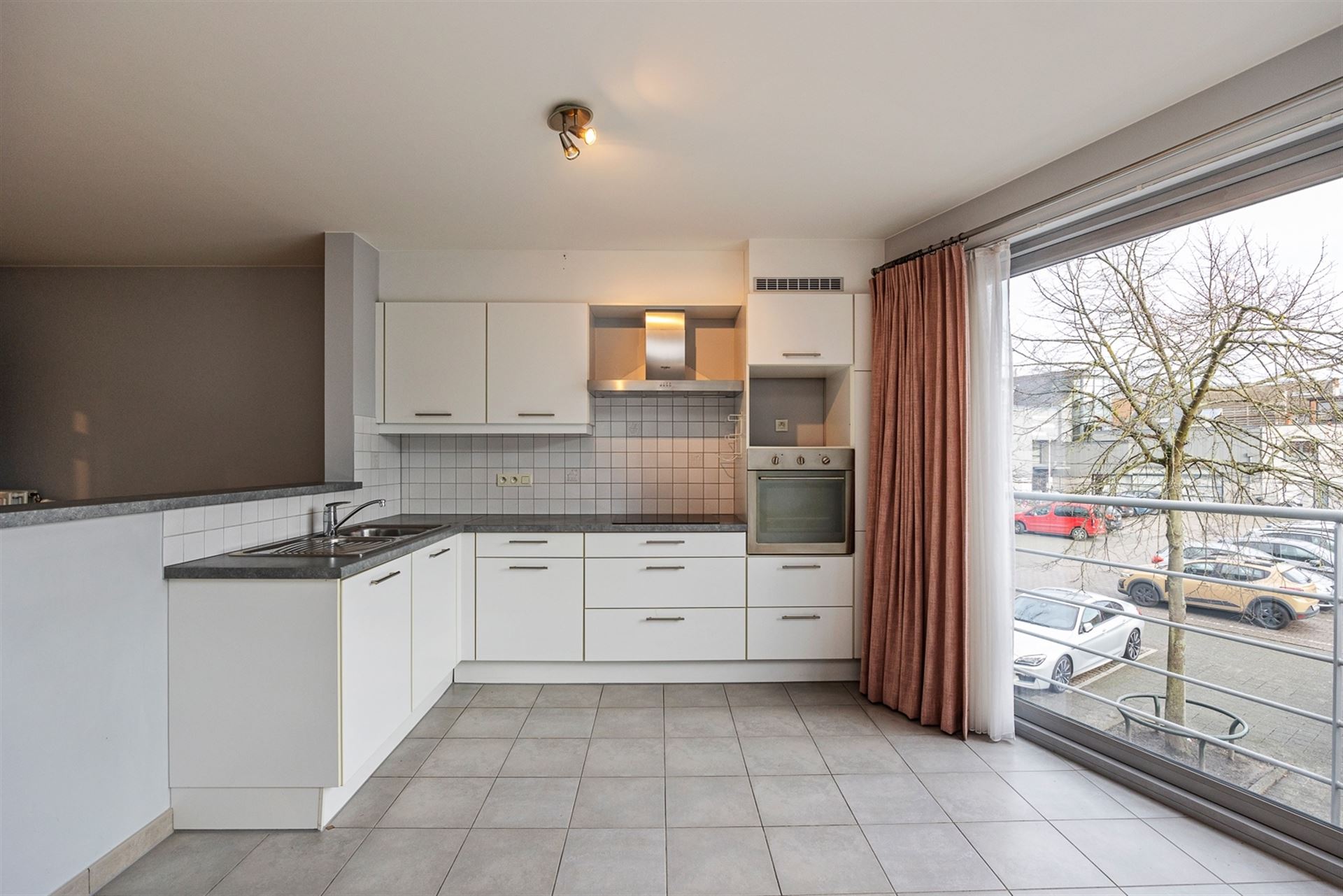 Lichtrijk appartement met 2 Slaapkamers en Terras - foto 3