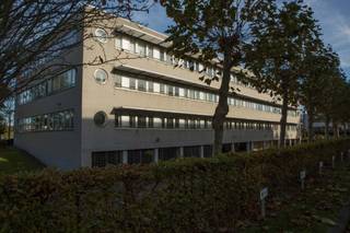 Offices at the Luchthavenlaan with good visibility, close to the train station of Vilvoorde. Flexible areas with many possibilities. Parking outside available: 500 €/place/year.<br />Surface: 570 sqm.