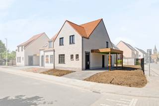 À la recherche de tranquillité? Cette maison individuelle à Jabbeke est située dans un emplacement extrêmement favorable. La maison a une...