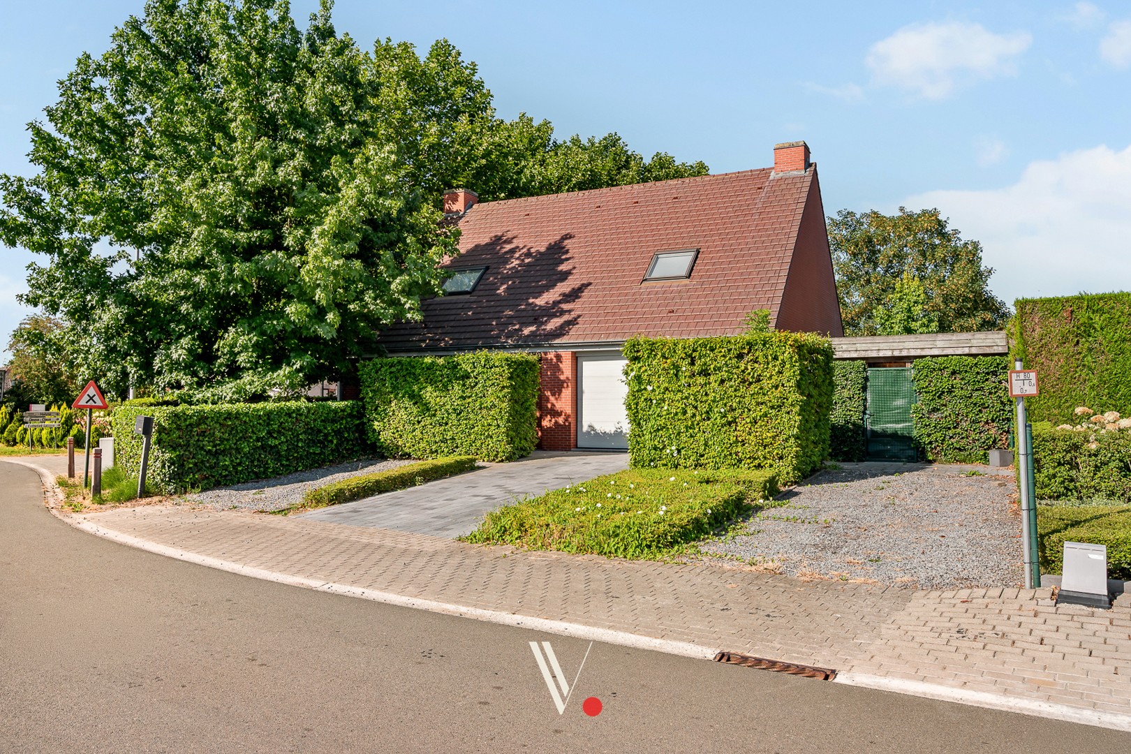 Alleenstaande woning op prachtig groen perceel van 1.000 m² in rustige buurt - foto 1