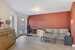 Dit lichtrijke appartement is ideaal voor wie comfortabel en centraal wil wonen, met een vlotte bereikbaarheid en alle voorzieningen...