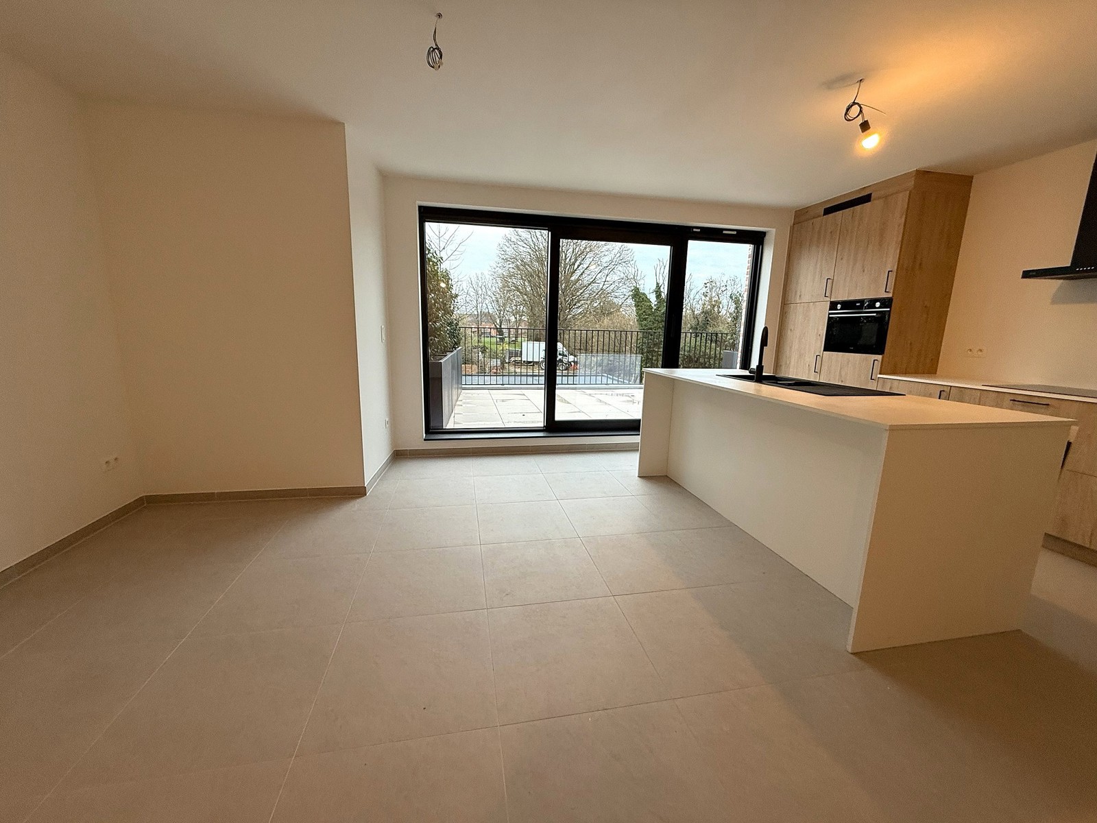 Nieuwbouwappartement met twee slaapkamers, terras en autostaanplaats.  - foto 2