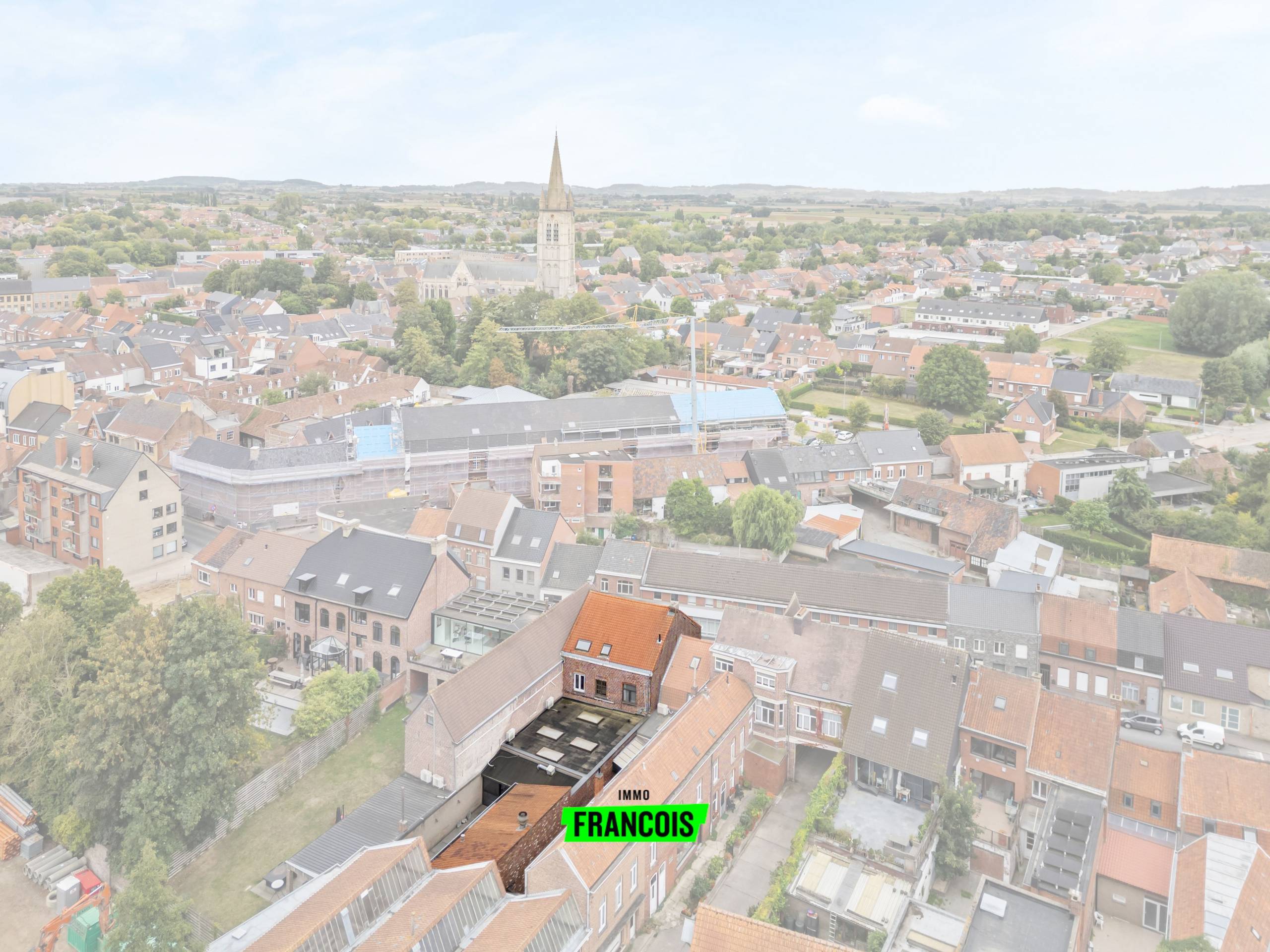 Ruim handelshuis met veel potentieel in hartje Poperinge! - foto 4