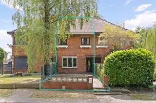 Op zoek naar een verrassend ruime woning in een rustige buurt met uitstekende verbindingsmogelijkheden? Deze gesloten bebouwing...