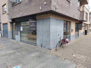 In het hart van Londerzeel bevindt zich deze instapklare commerciële ruimte, perfect geschikt voor wie op zoek is naar een strategische locatie om...
