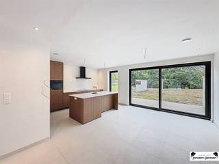 => strong text start 4 sentences max - then format CHAT GPT...