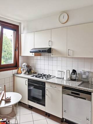 Bright 2-Bedroom Apartment for Rent in Ixelles.Located in the heart of high schools, universaties and offices in Ixelles, this move-in-ready...