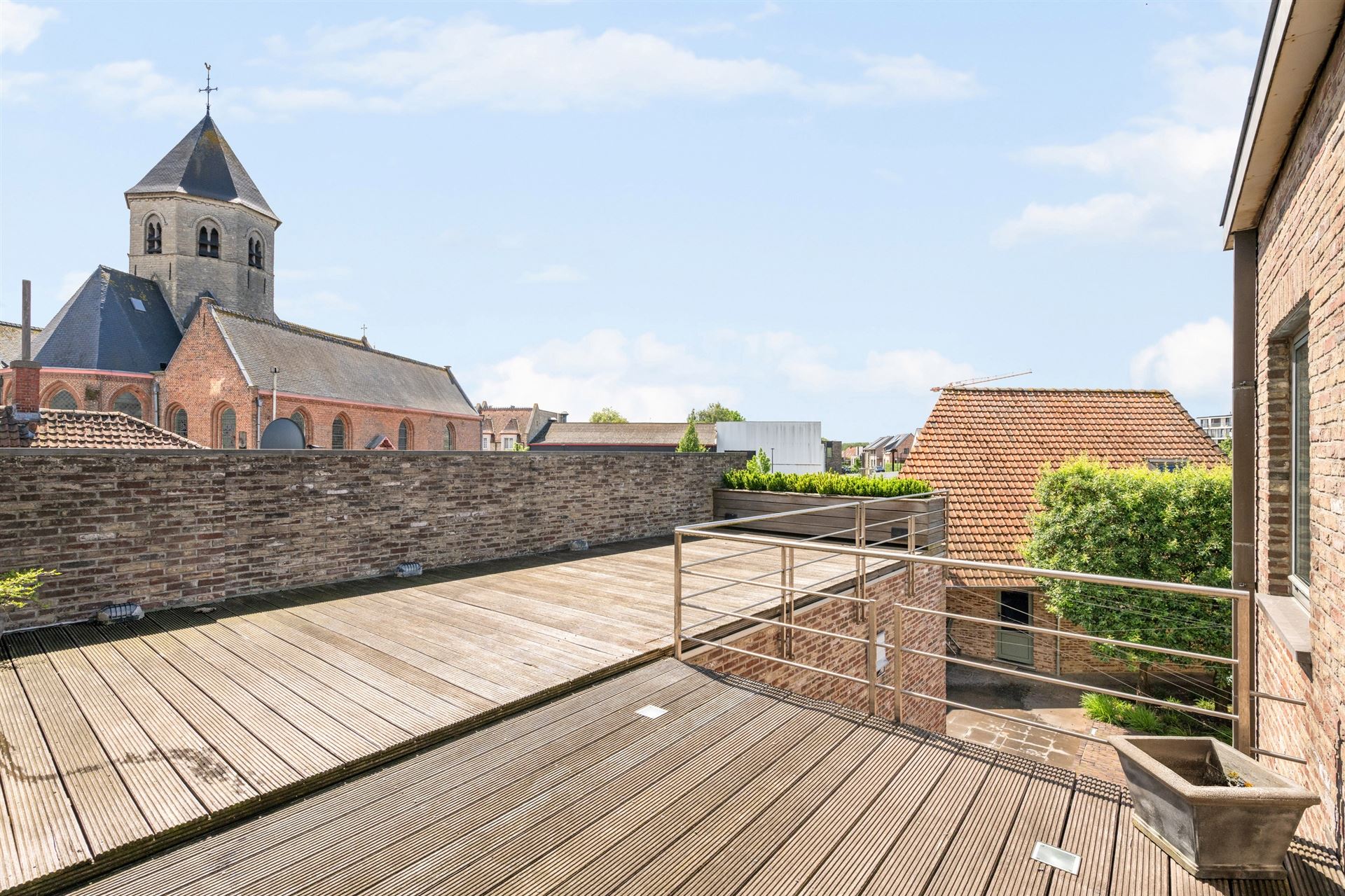 Unieke combinatie van wonen en werken in Sint-Eloois-Vijve! - foto 1