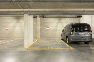 Garage for sale in Genk