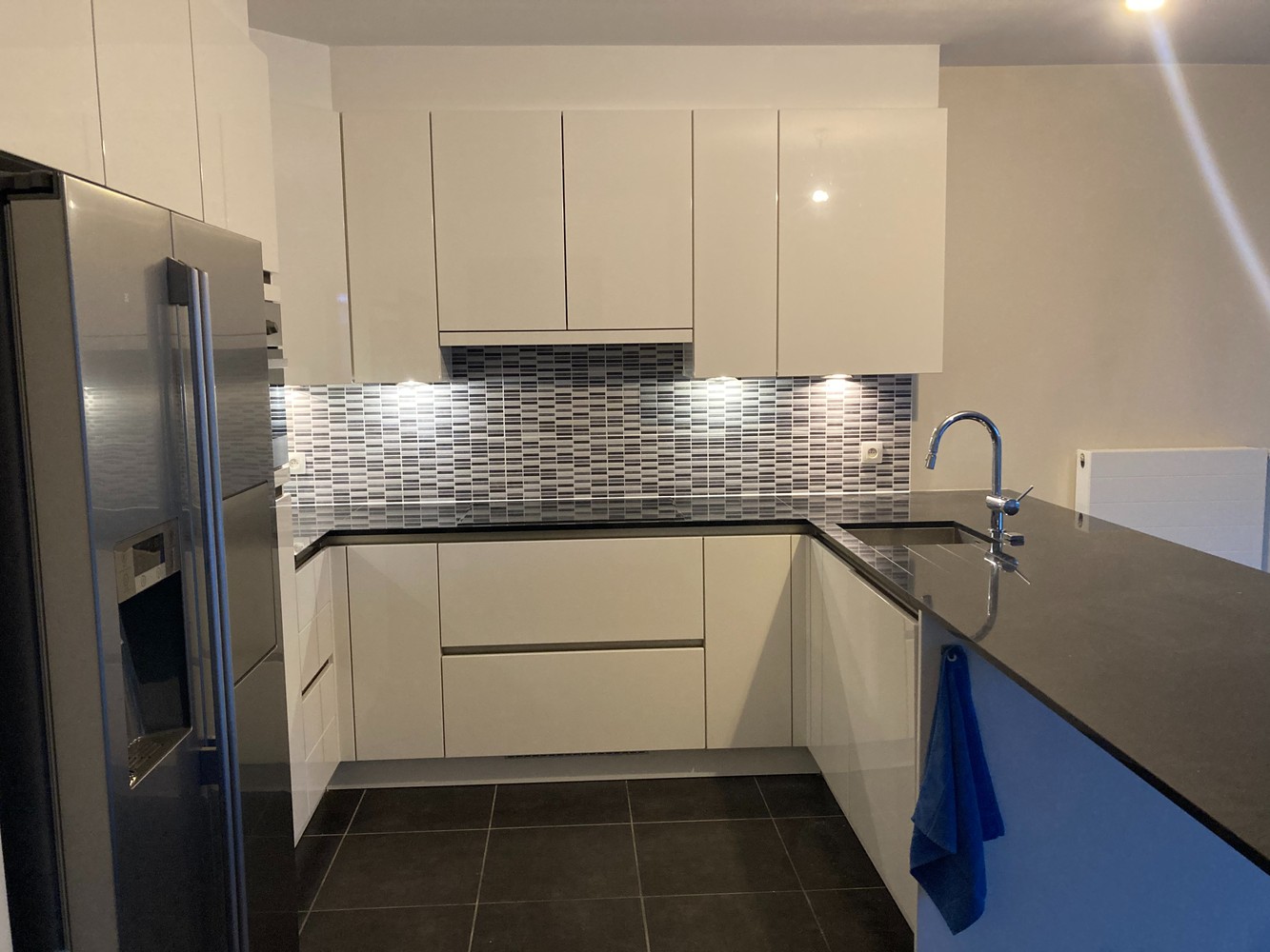 Gelijkvloers 2-slaapkamerappartement met terras te Wezemaal! - foto 4