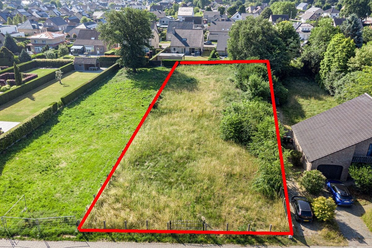 BOUWKAVEL VAN 1.463 m² OP DE WIJNGAARDSTRAAT TE LANAKEN! - foto 1