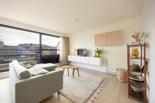 Centraal gelegen 2 slpk appartement met ruim terras en autostaanplaats.EPC: B-label | Staanplaats €16.000 | Op wandelafstand van de Grote...