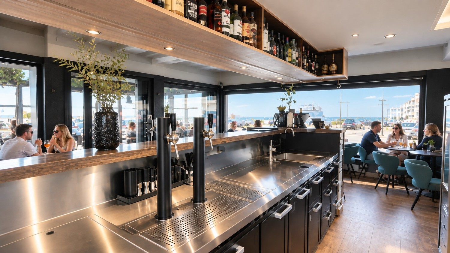 Uitstekend gelegen handelszaak op de Zeedijk van Oostende met ruim terras! - foto 4