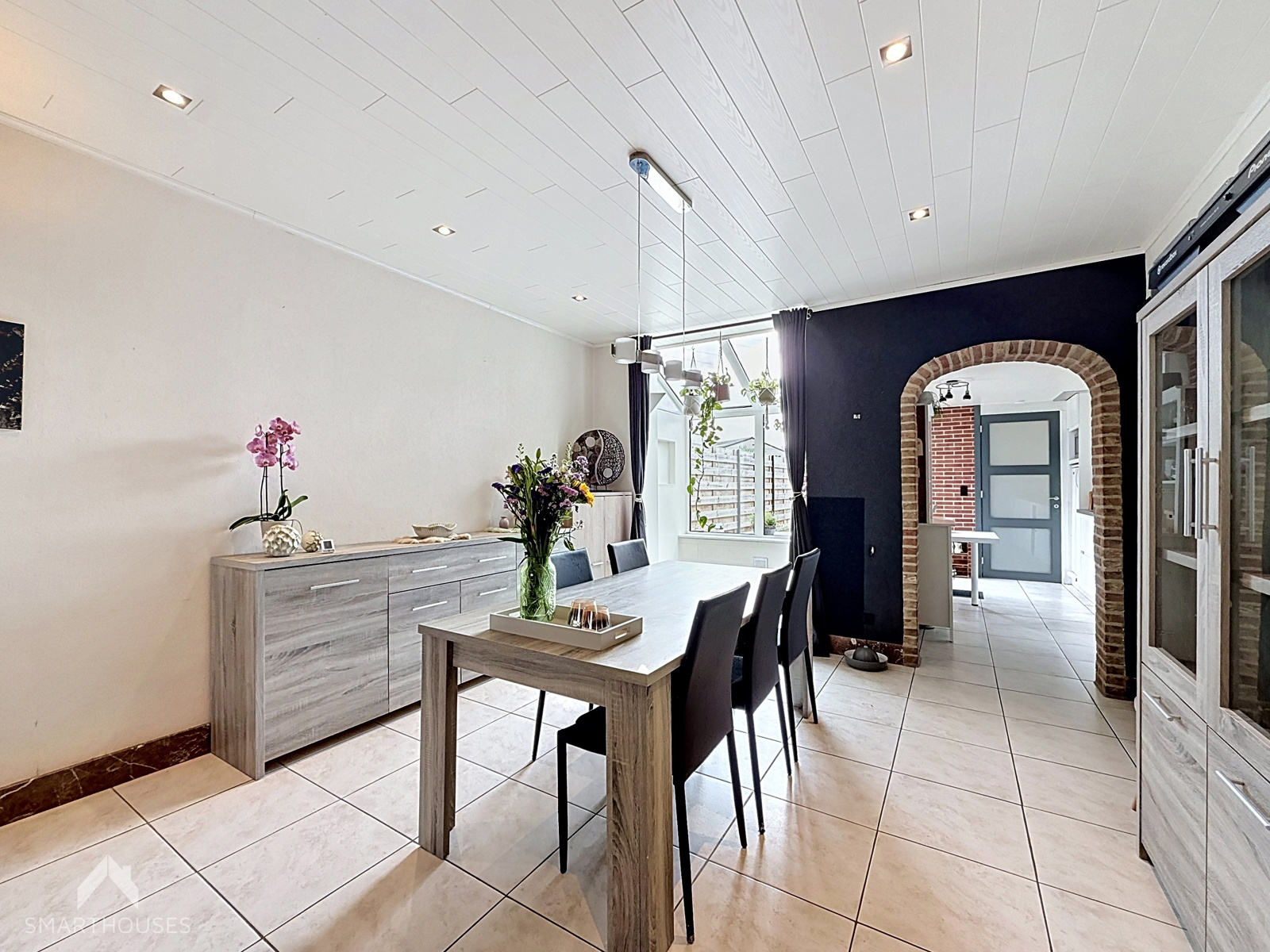 Instapklare woning met 4 slpks, ruime garage en tuin - foto 4