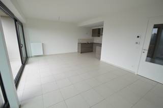 Dit instapklare en verzorgd afgewerkte appartement bevindt zich op een rustige locatie, op korte afstand van het centrum van Eeklo.Dankzij de...