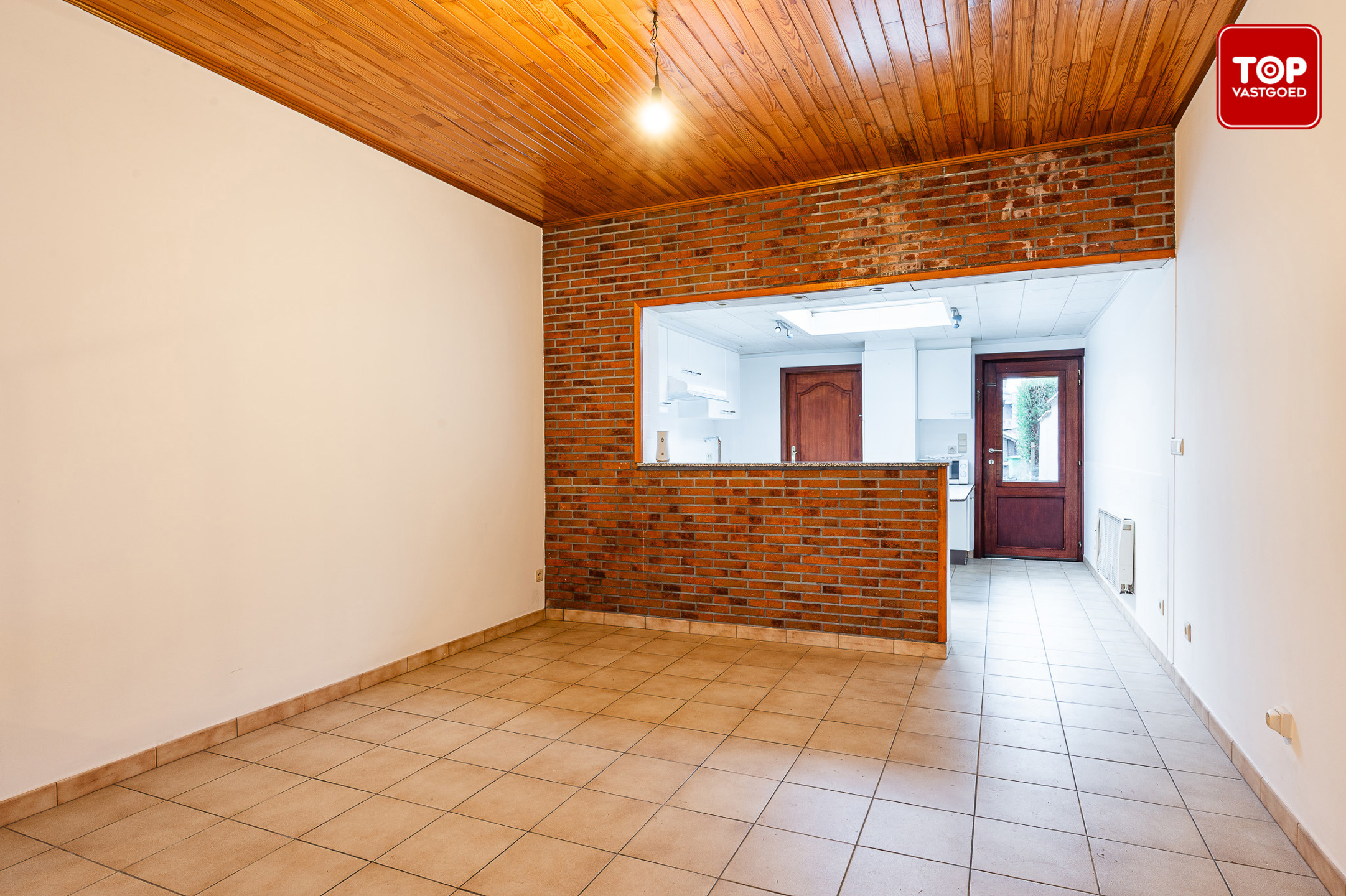 Te renoveren woning met 4 slaapkamers en leuke stadstuin. - foto 4