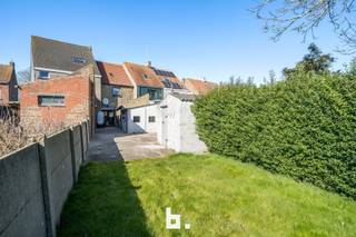 Deze woning op een perceel van 216 m² bevindt zich te Snaaskerke. Een dorp met een landelijke ligging. Vlakbij winkels, school,...