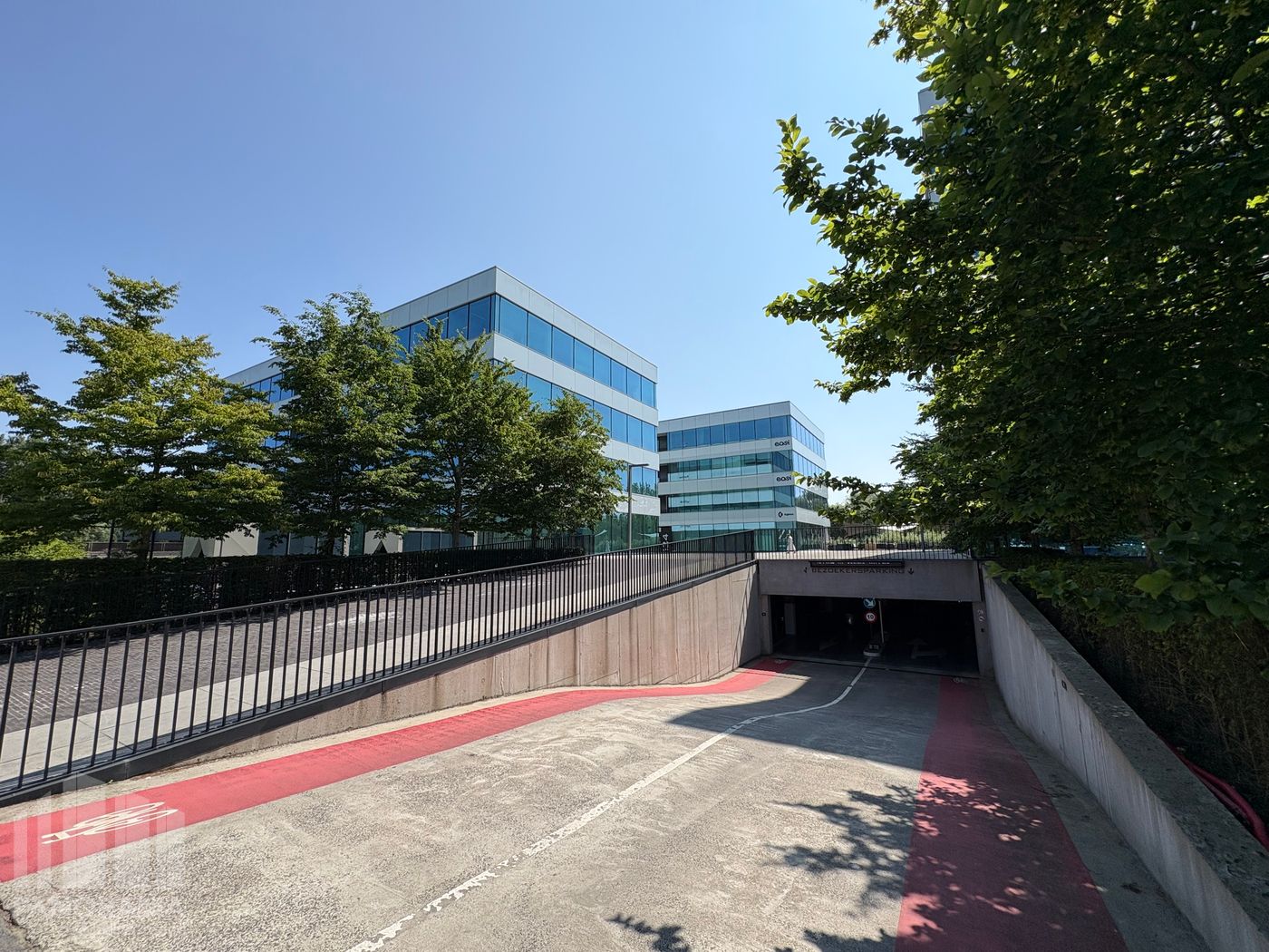 323 m² stijlvolle kantoren op toplocatie langs E40 te Zwijnaarde - foto 5