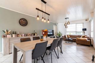 Lichtrijke woning met 4 slpk. in het centrum van Meerle gelegen.KIJKDAG ZATERDAG 21/03 – bezoek enkel mogelijk op afspraak. Plan uw bezoek via 03 314...