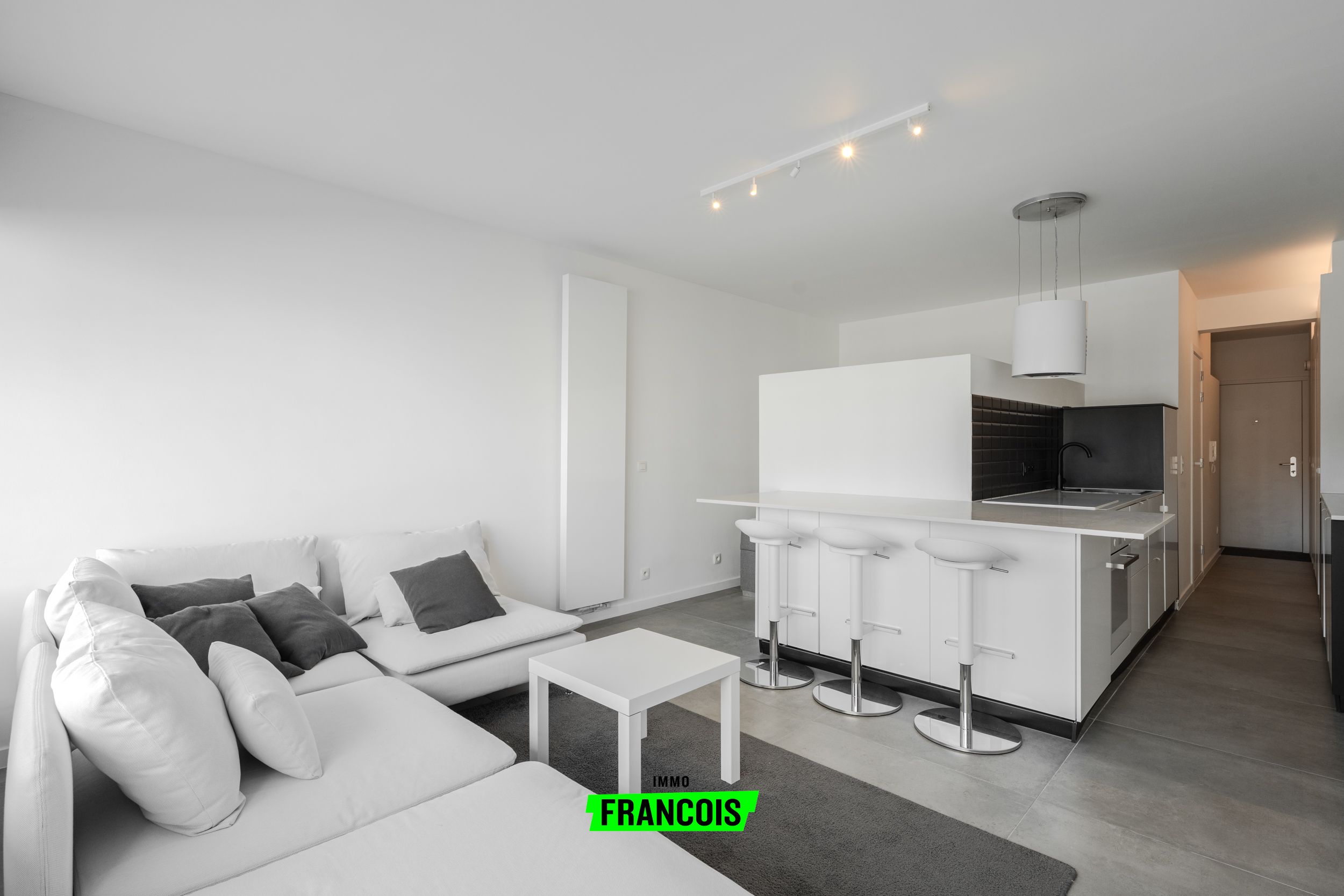 Volledig gerenoveerd appartement(EPC B:112!) met 2 slaaphoeken op de Zeedijk in Oostende - foto 1