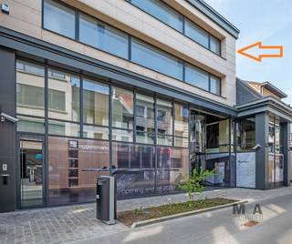 Luxe appartement in loft-stijl– wonen in hartje HasseltRustig wonen op de 3e verdieping.Stijlvolle inrichting door interieur- en fashiondesigner...