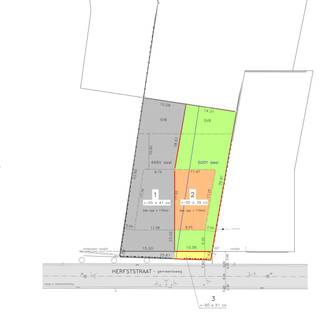 <strong>Bouwgrond voor half open bebouwing.<br /></strong><br />De oppervlakte van het perceel is 539 m² met een straatbreedte van 10,56 meter en een diepte van ca 40 meter.<br />De grond is gelegen in een rustige straat.<br />Voor bouwvoorschriften en meer informatie kan je contact opnemen met ons kantoor.<br />Er werden reeds bijdragen betaald voor riolering en ontbossing.<br />Nutsvoorzieningen liggen klaar in straat. <br />(lot 2)