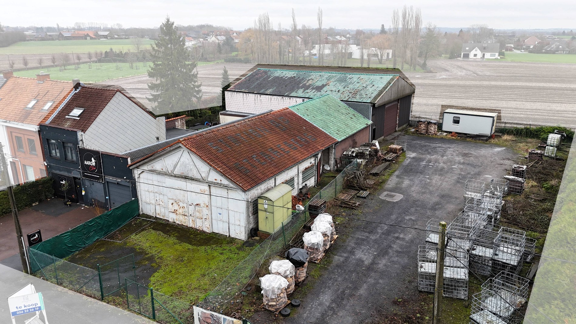 Woning met loodsen op +-2000 m² te Aalbeke. - foto 3