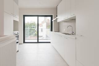 PRACHTIG TRIPLEX-APPARTEMENT IN RECENTE RESIDENTIE TE OOSTENDE.In de rustige Zwaluwenstraat te Oostende, op wandelafstand van winkels, openbaar...