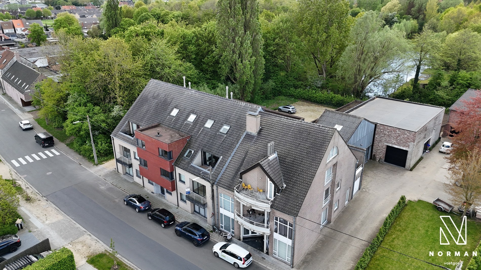 Energiezuinig 2-slaapkamer appartement inclusief staanplaats te koop in Kuurne naast de Groene Long - foto 2