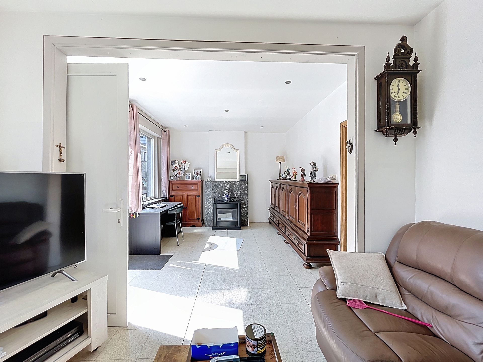 Deels te renoveren woning met tuin en veel potentieel - foto 3