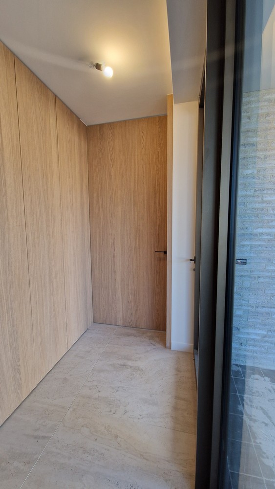 Ruime nieuwbouwwoning met 3 slaapkamers ,  luxueus afgewerkt . - foto 5