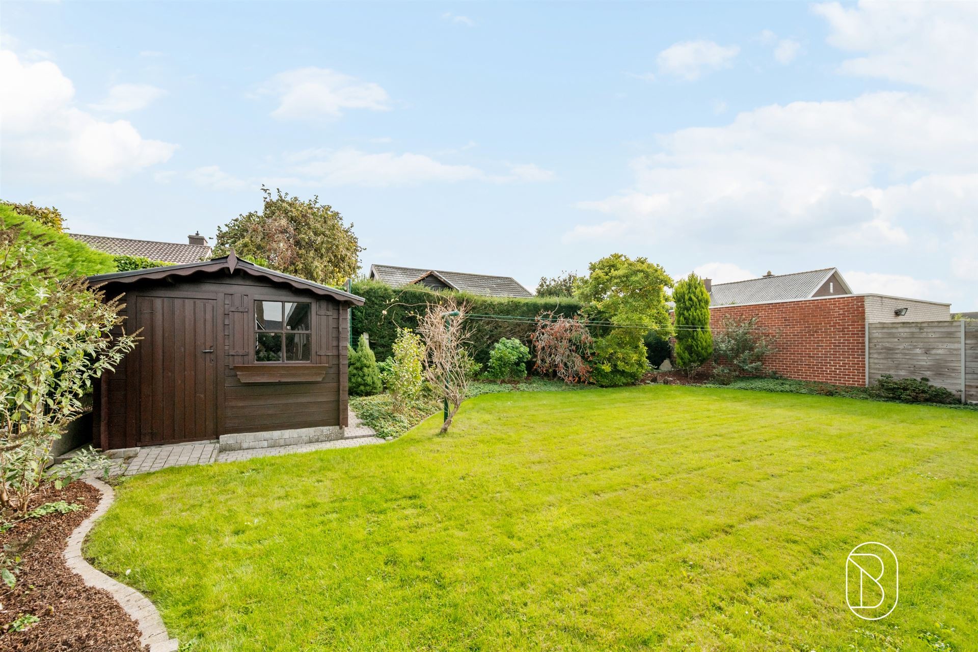 Bungalow met 3 slk, garage en tuin op rustige ligging! - foto 5