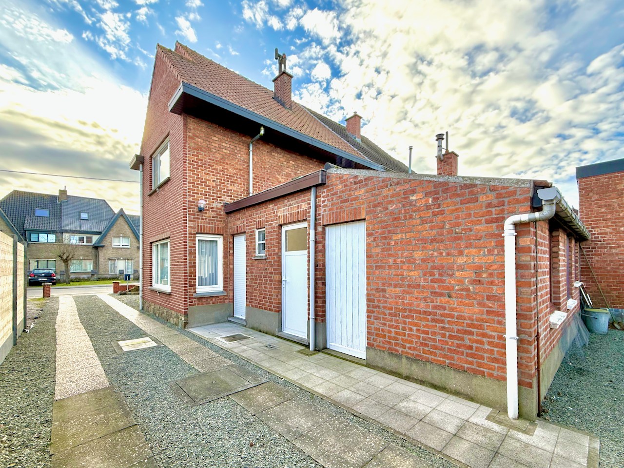 Te renoveren halfopen bebouwing op mooie ligging in Assenede ! - foto 2