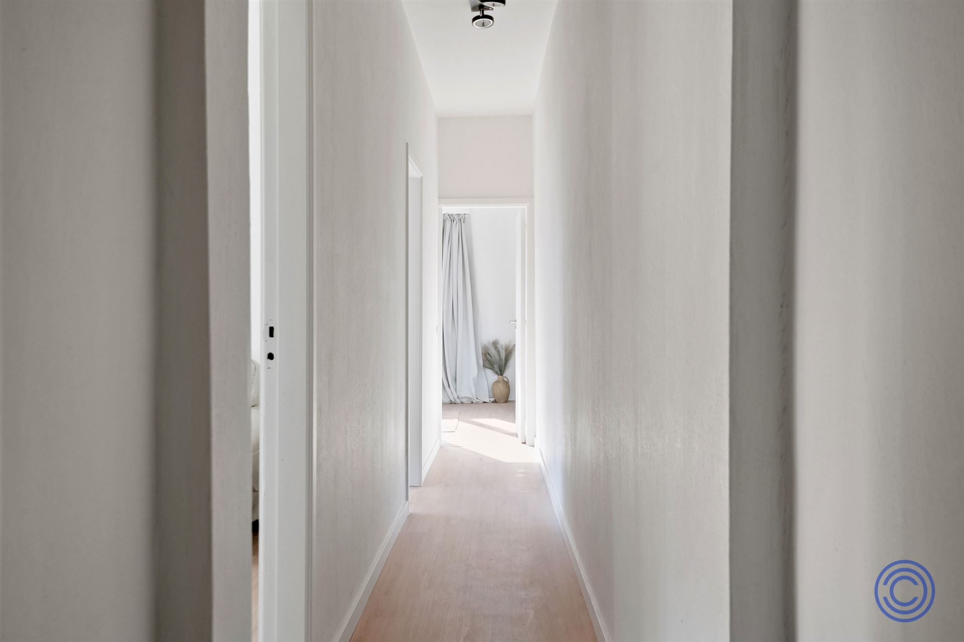 2026 gerenoveerd, instapklaar 3-slpk appartement! - foto 5