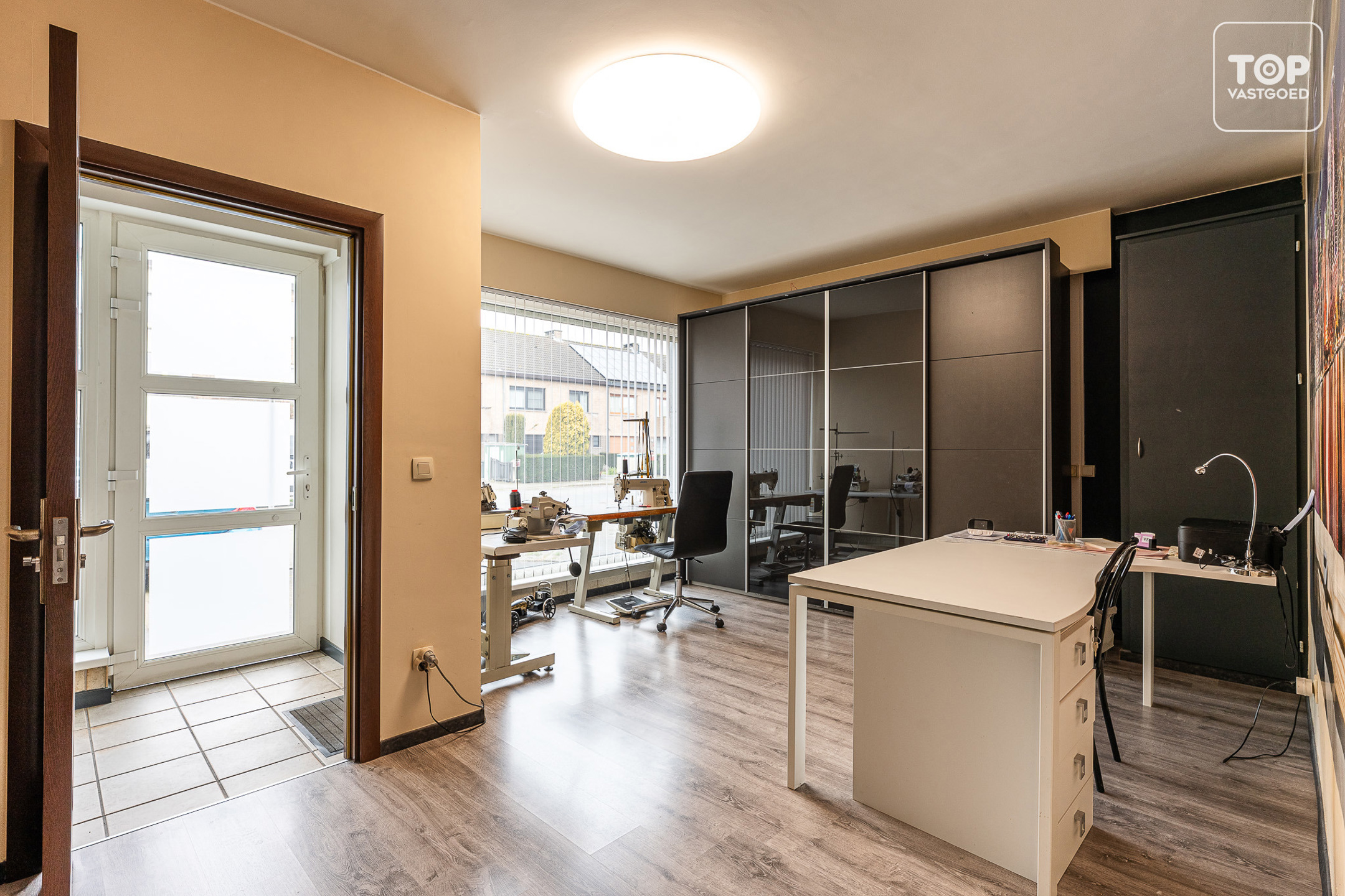 Gelijkvloers 2-slaapkamer appartemen met garage. - foto 5