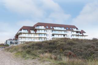 Spacieux appartement de 2 chambres avec vue sur la mer à vendre.Cet appartement lumineux bénéficie d'un emplacement calme à proximité du centre...